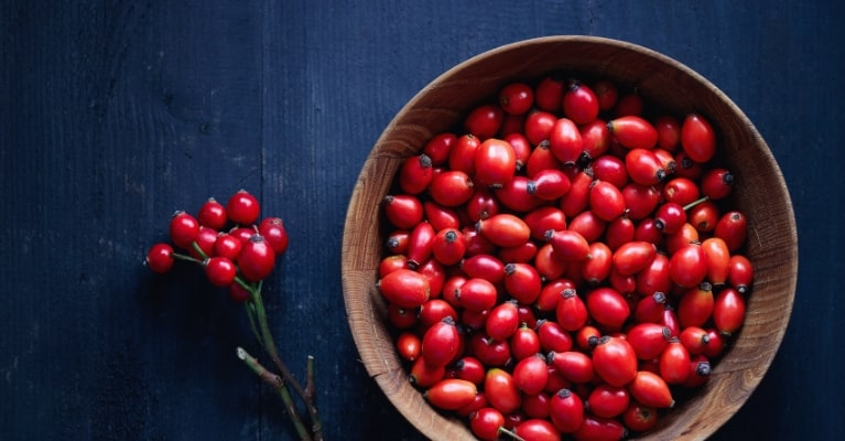 Rosehip olej na pleť: přírodní elixír mládí a regenerace